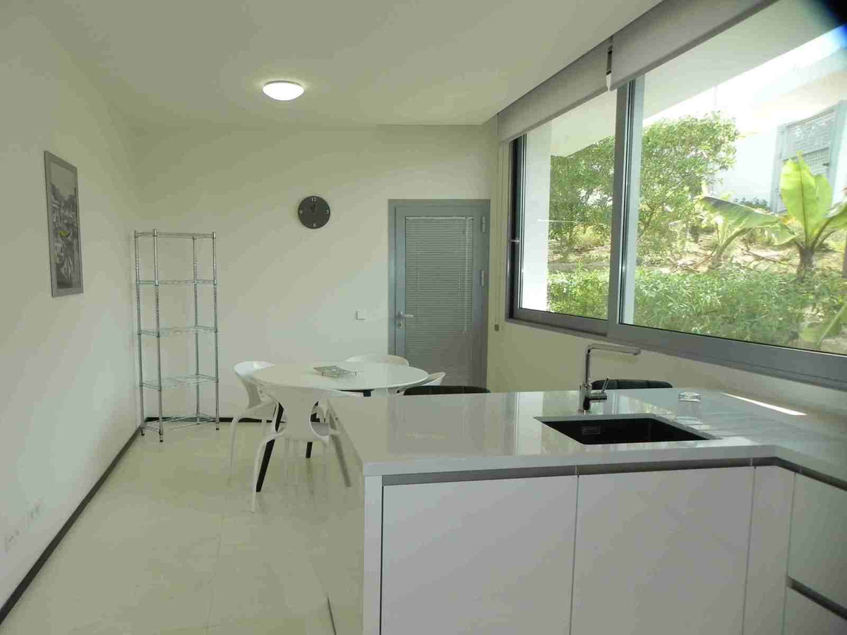 Semi-Detached House - ID R2662976 - Image 2