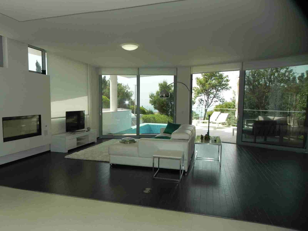 Semi-Detached House - ID R2662976 - Image 11