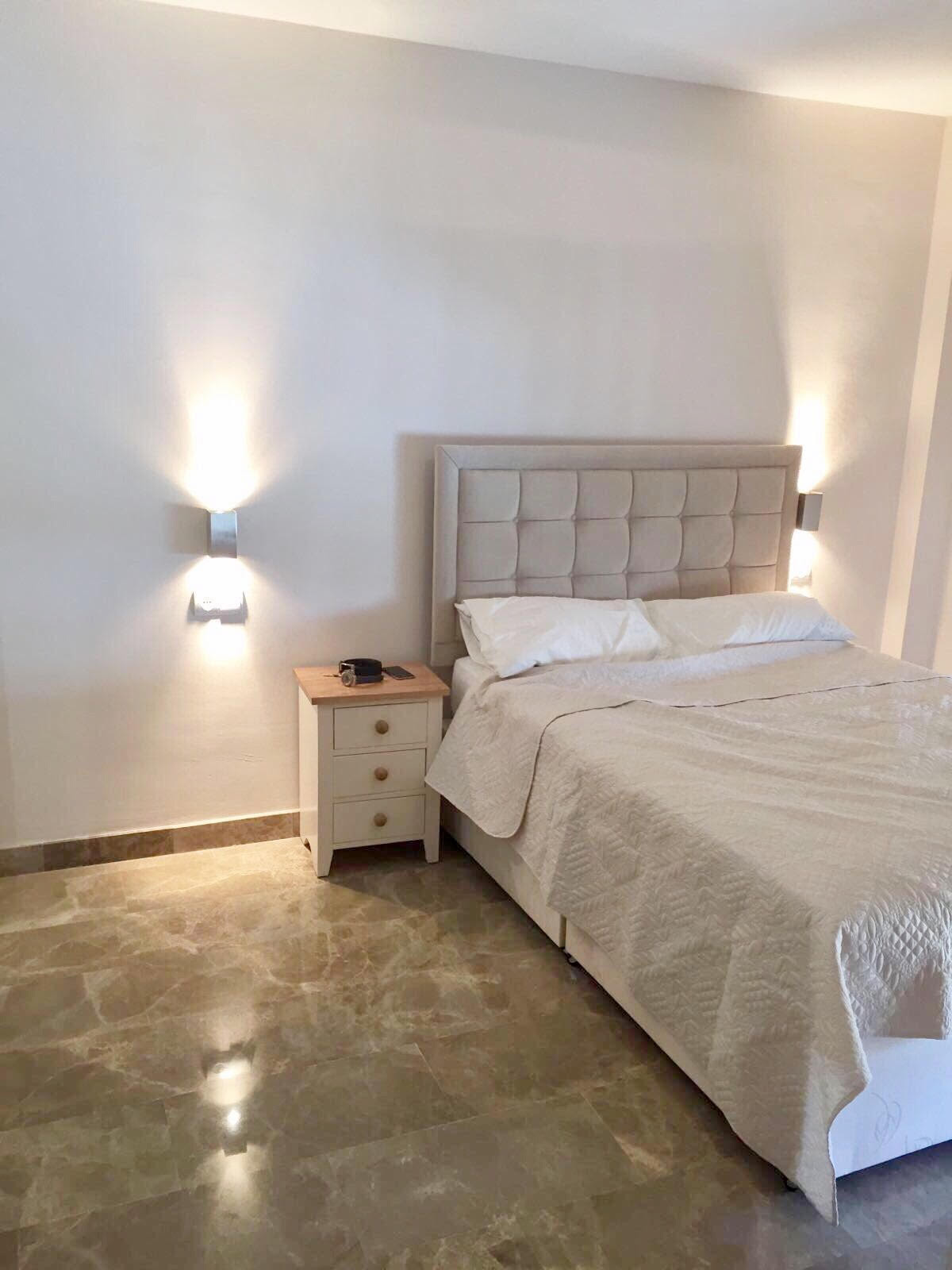 Middle Floor Apartment - ID R2674019 - Image 14