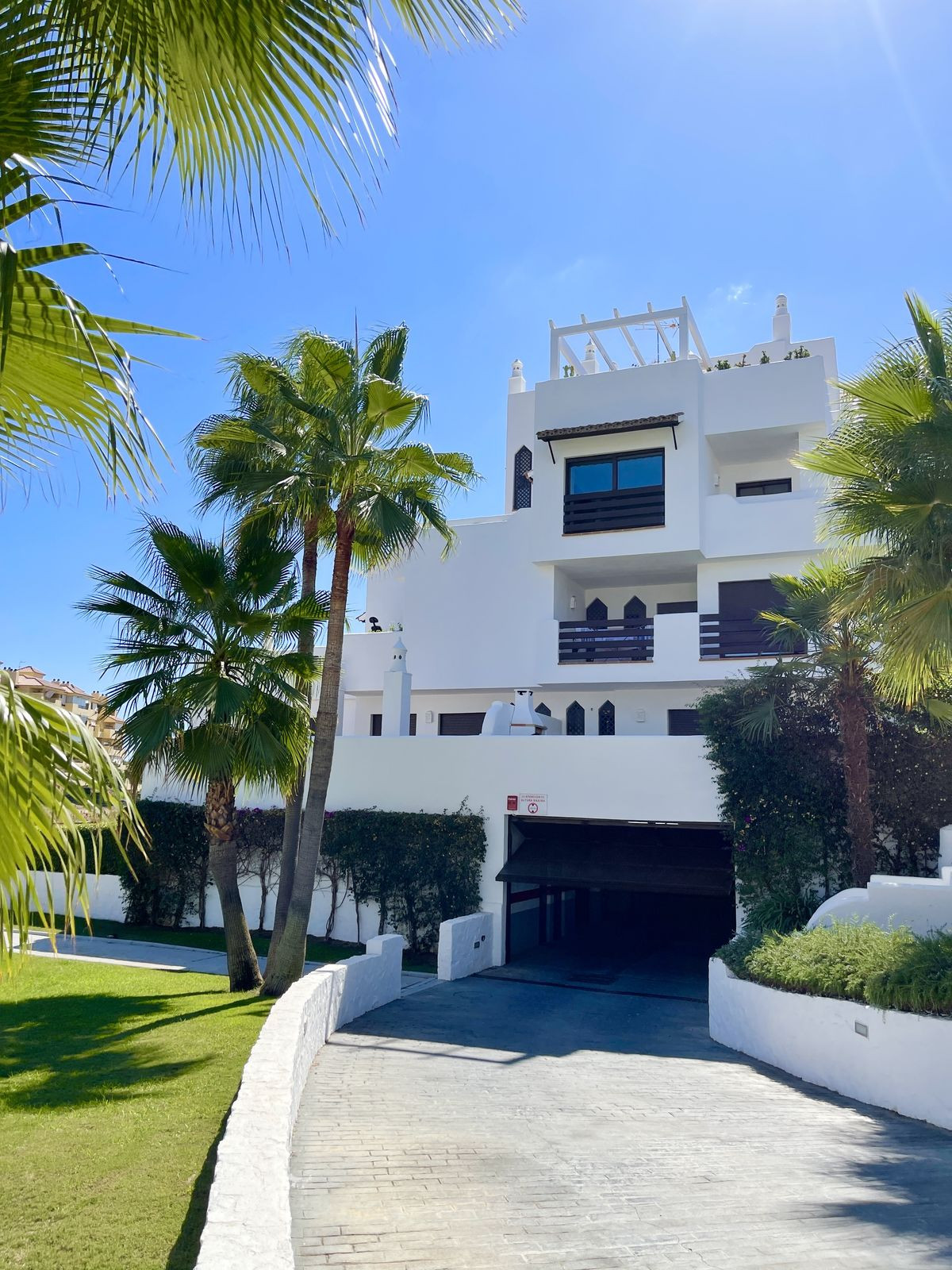 Middle Floor Apartment - ID R2674019 - Image 15