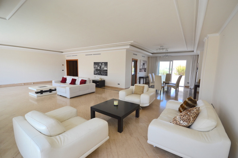Penthouse - ID R2750489 - Image 2