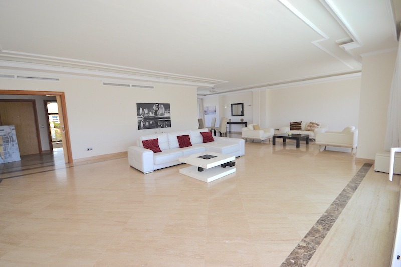 Penthouse - ID R2750489 - Image 14