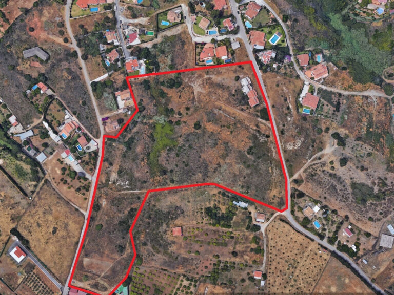 Residential Plot - ID R2761094