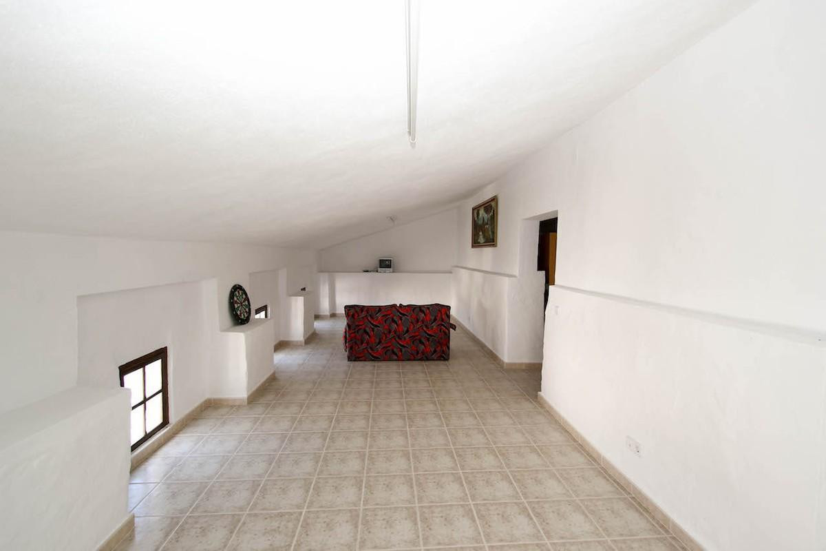 Townhouse - ID R2785172 - Image 10