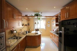 Middle Floor Apartment - ID R2786435 - Image 3