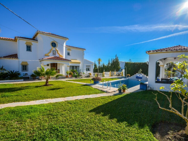 Detached Villa - ID R2833532