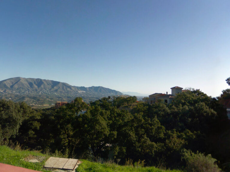 Residential Plot - ID R2858258