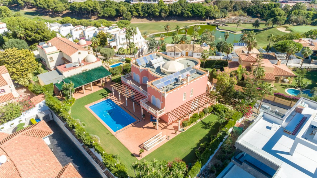Detached Villa - ID R2899148 - Image 2