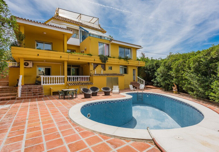 Detached Villa - ID R2927315