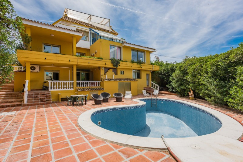 Detached Villa - ID R2927315