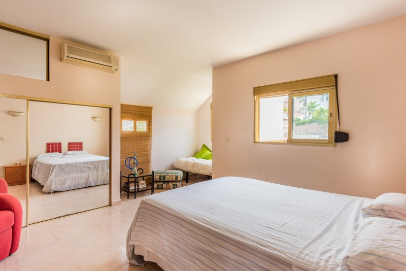 Detached Villa - ID R2927315 - Image 10