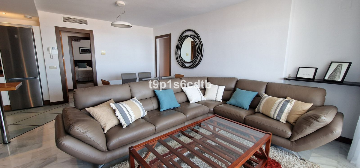 Middle Floor Apartment - ID R2929403 - Image 4