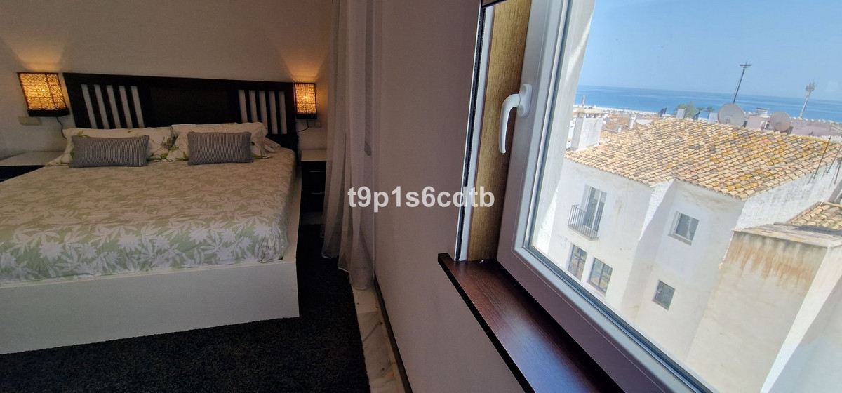 Middle Floor Apartment - ID R2929403 - Image 13