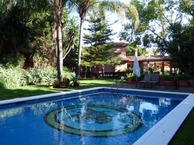 Detached Villa - ID R2941181