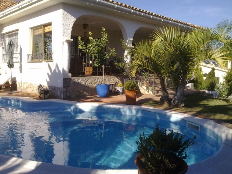 Detached Villa - ID R151353