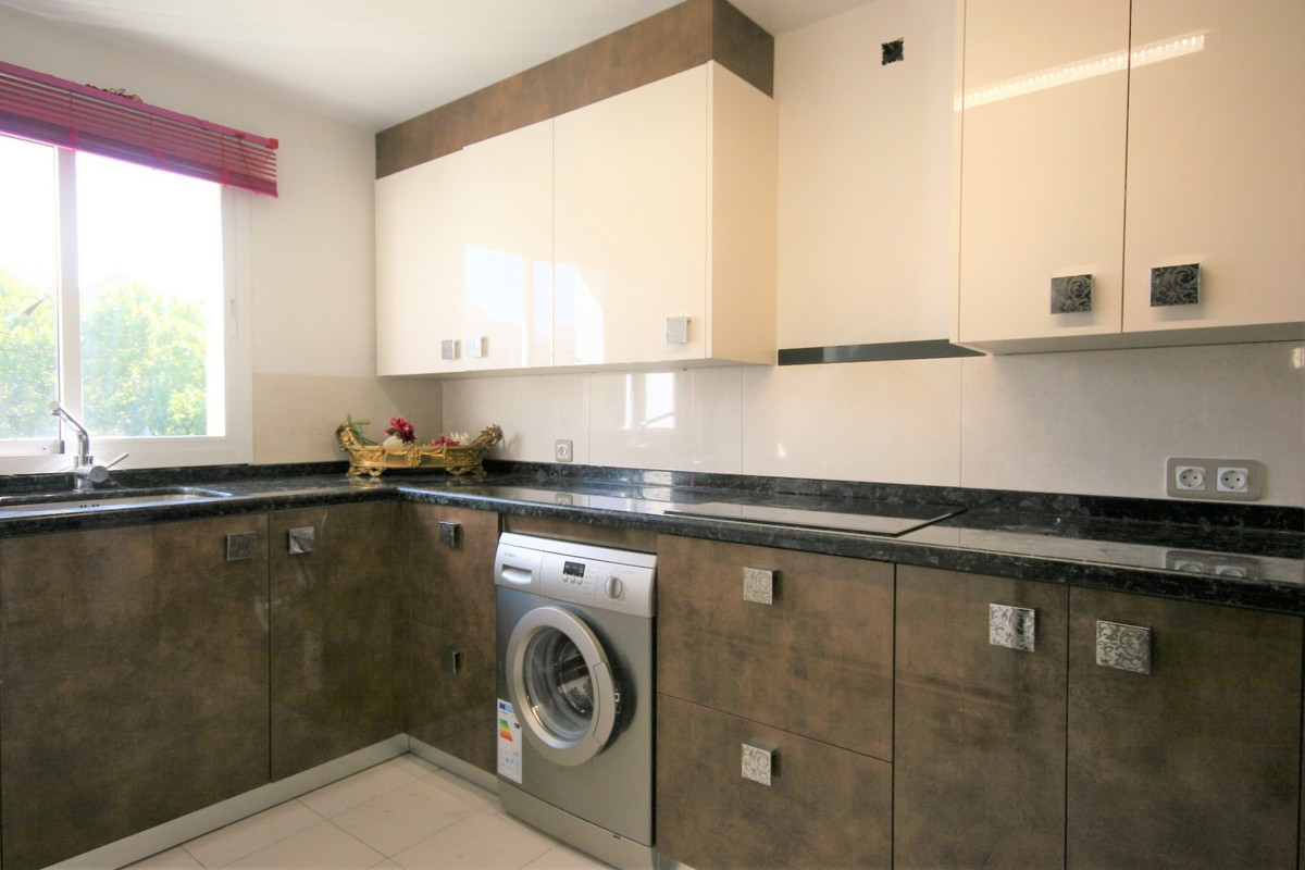 Penthouse - ID R2955443 - Image 6