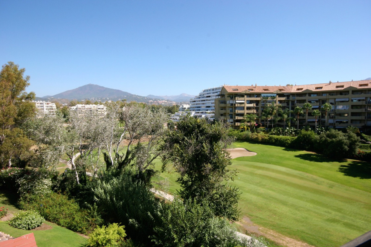 Penthouse - ID R2955443 - Image 7