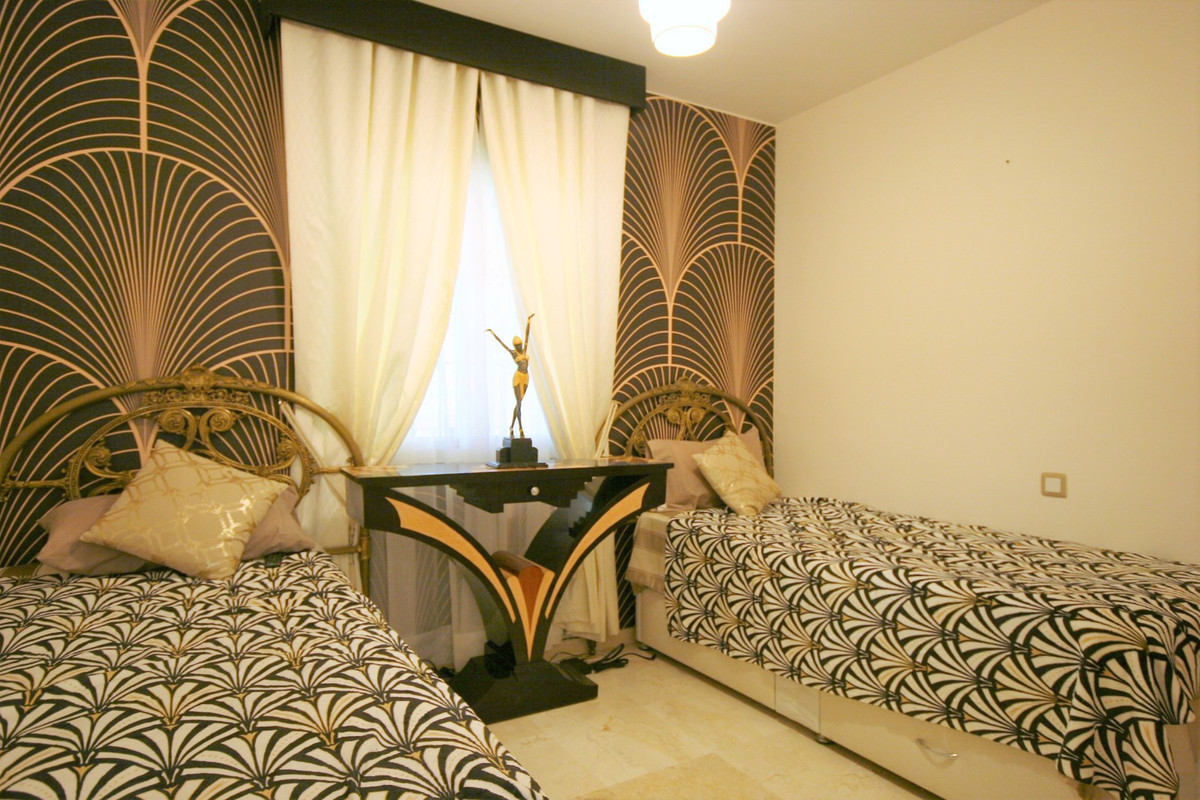 Penthouse - ID R2955443 - Image 9