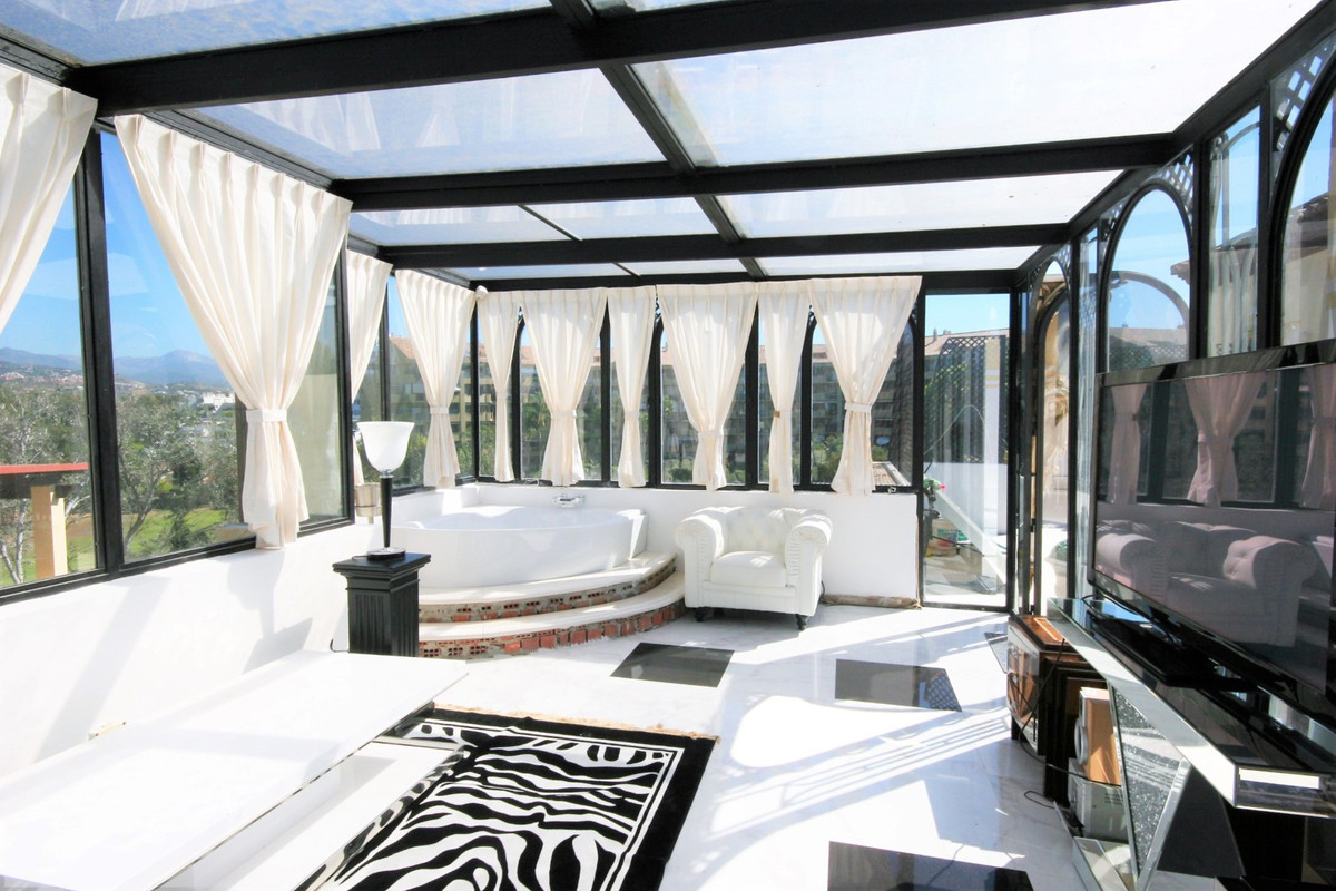 Penthouse - ID R2955443 - Image 10