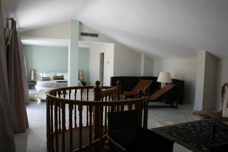 Penthouse - ID R2487497 - Image 10
