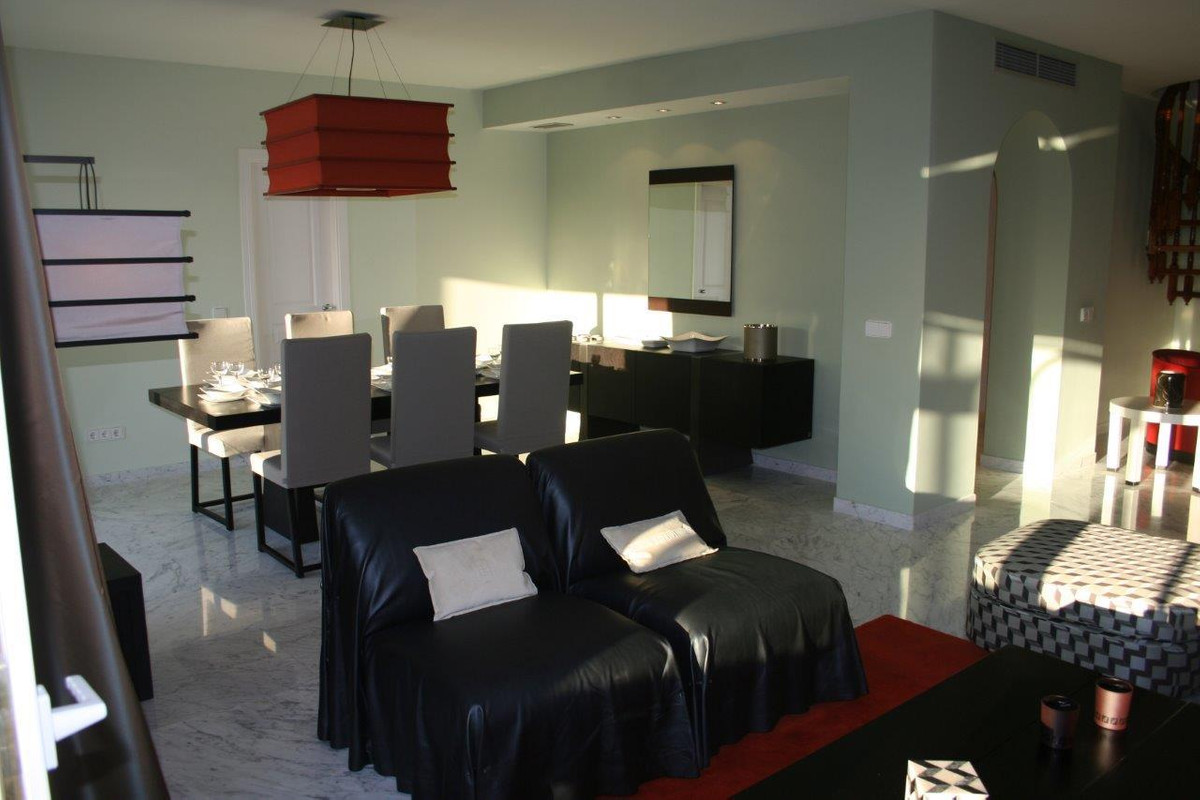 Penthouse - ID R2487497 - Image 14