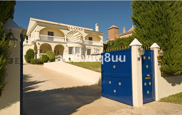 Detached Villa - ID R3159907