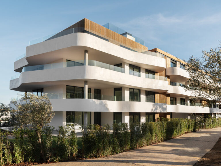 Ground Floor Apartment - ID R3467524