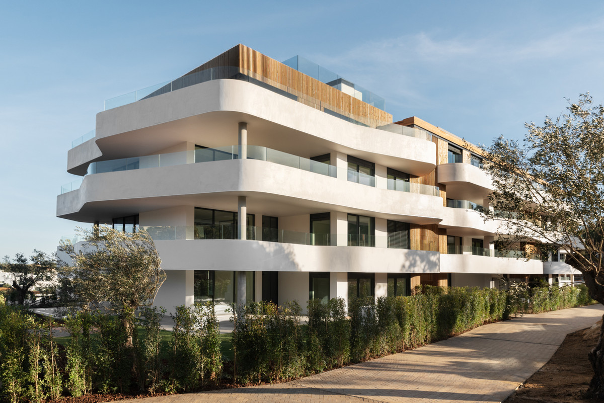 Ground Floor Apartment - ID R3467524