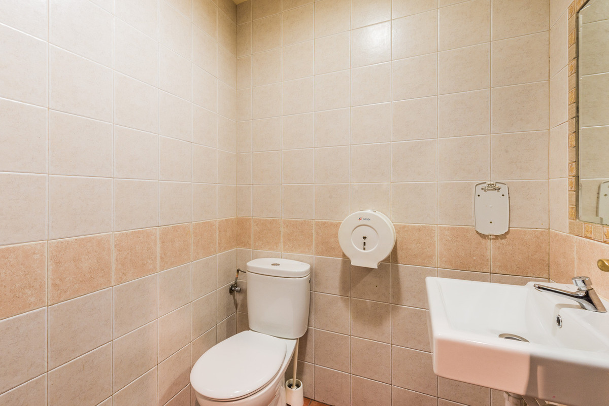 Night Club - ID R3693461 - Image 6