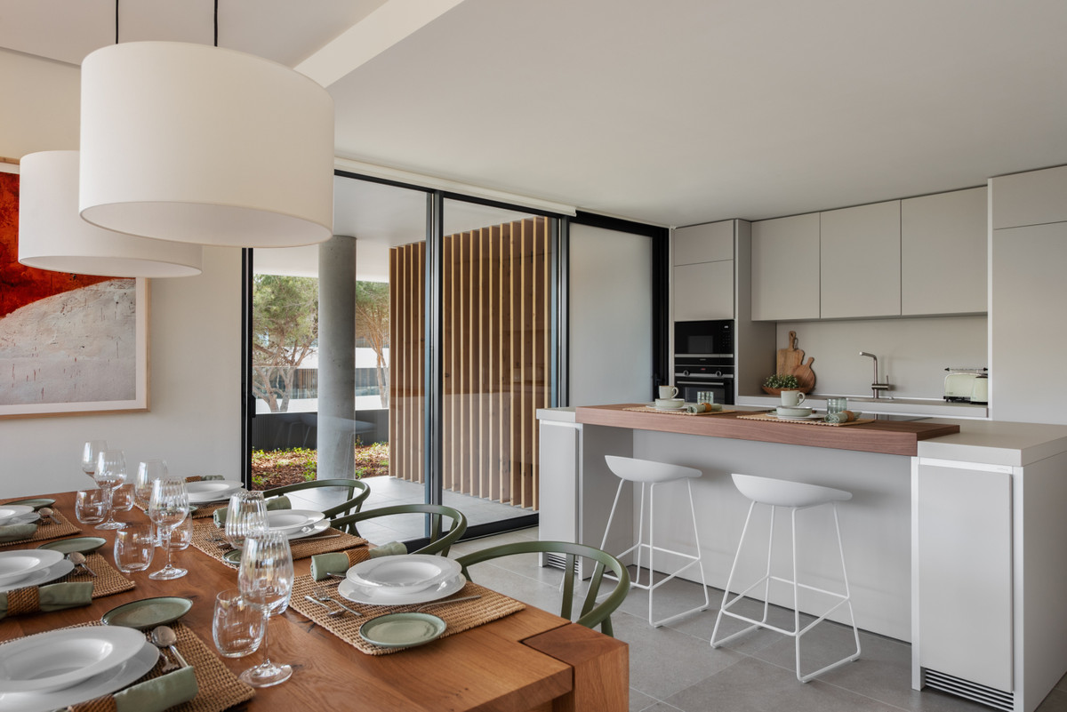 Ground Floor Apartment - ID R3467524 - Image 5