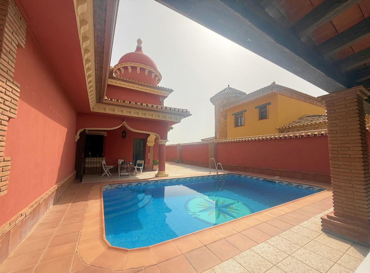 Detached Villa - ID R3367234 - Image 5
