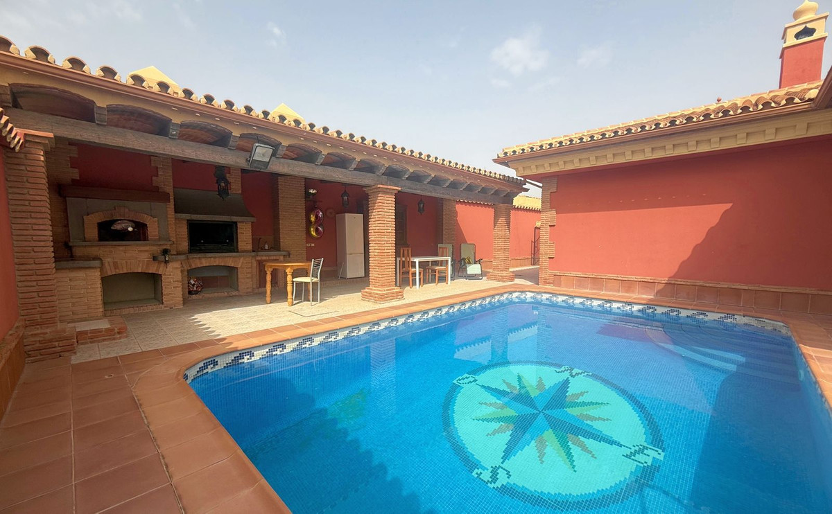 Detached Villa - ID R3367234 - Image 6