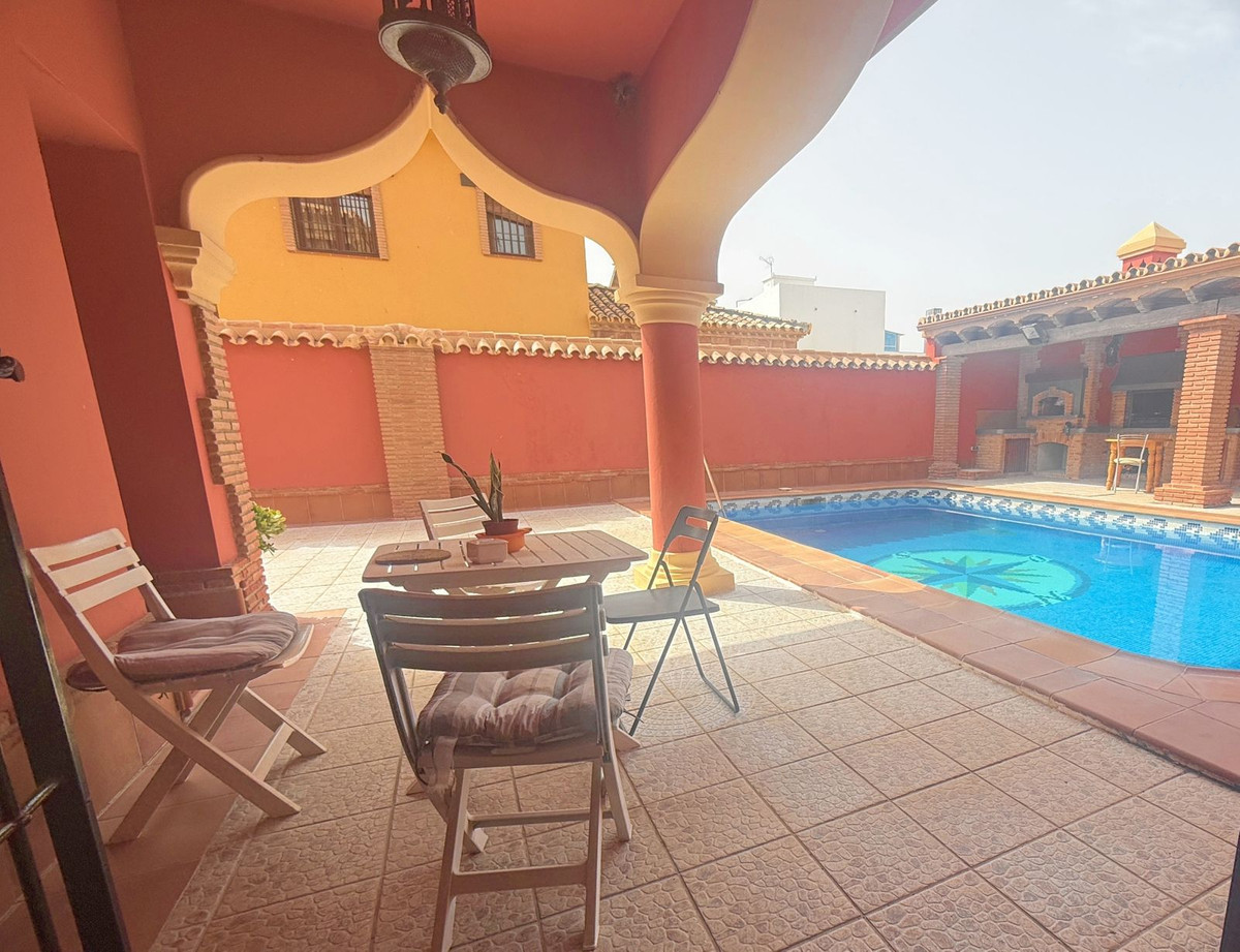 Detached Villa - ID R3367234 - Image 7
