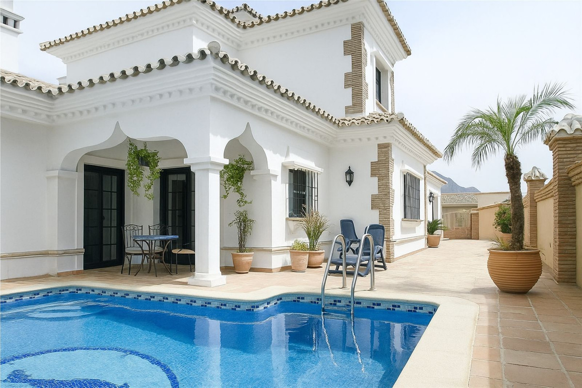 Detached Villa - ID R3367234 - Image 9