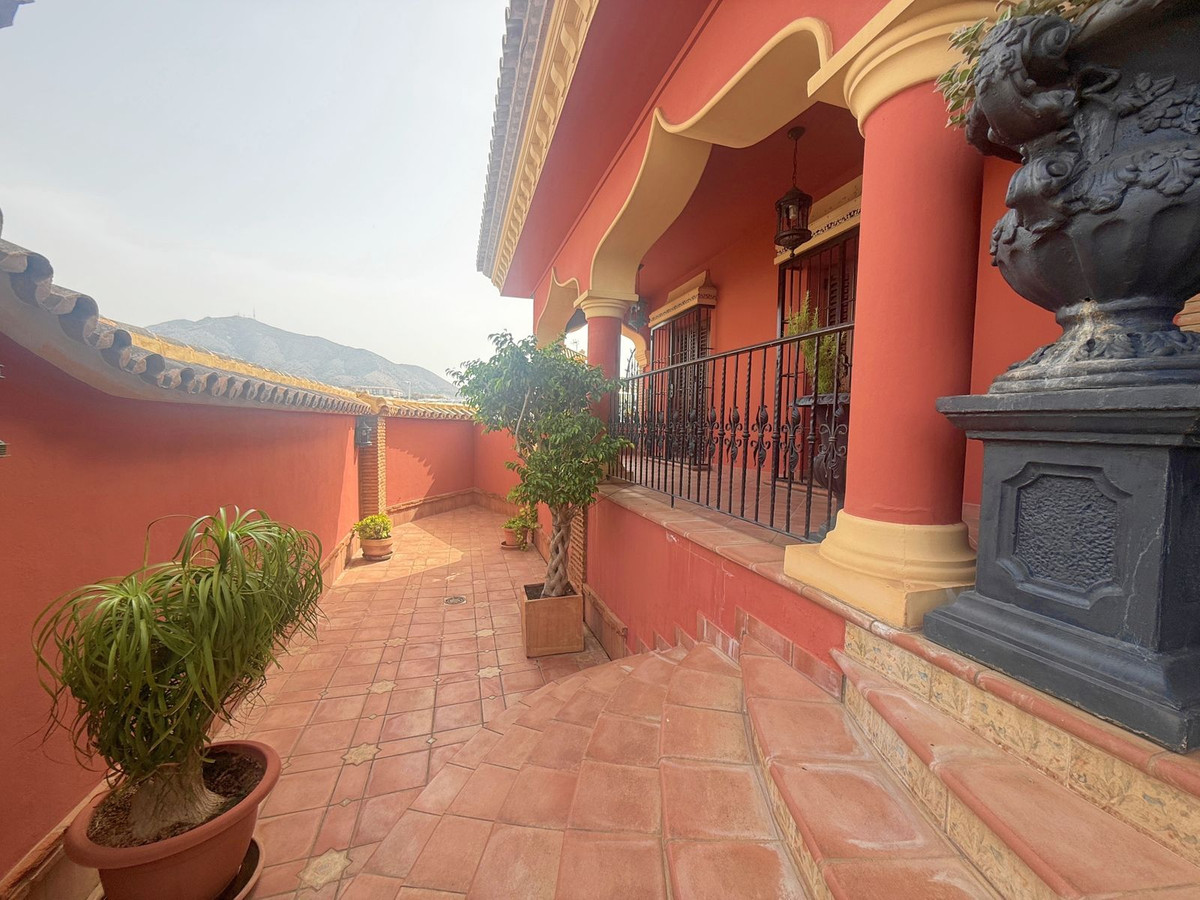 Detached Villa - ID R3367234